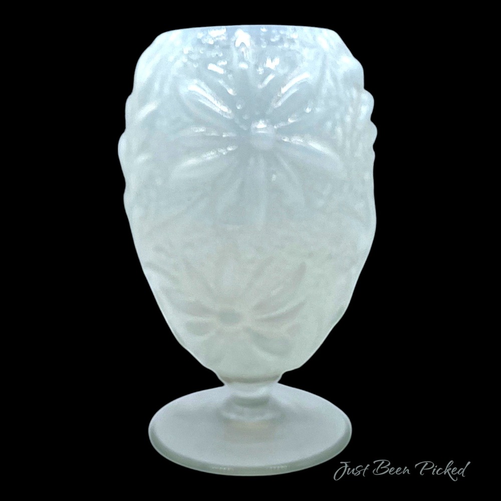 Vintage‎ Opalescent Glass Vase Daisy Fern Leaf Fenton 7" Art Glass